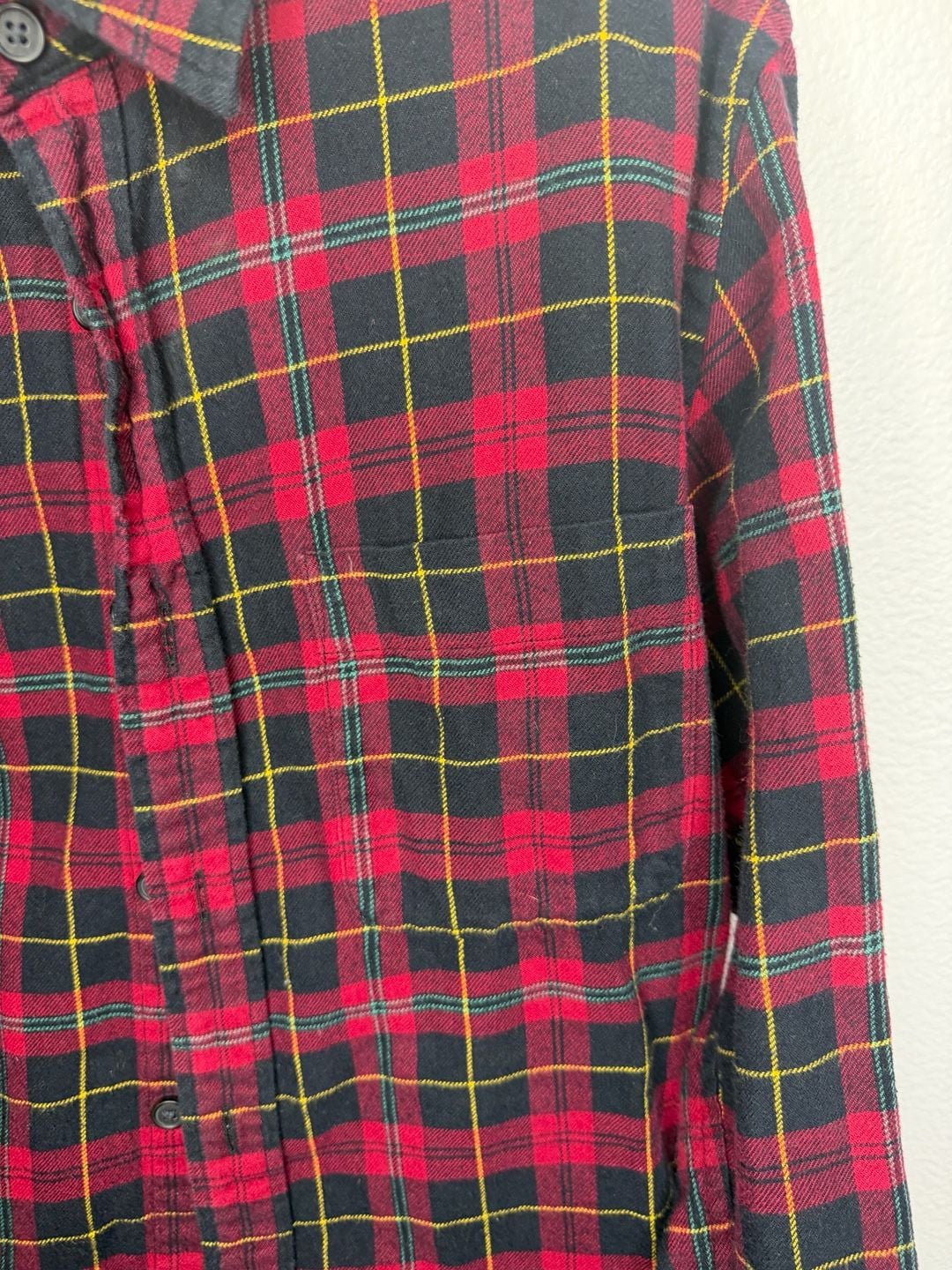 Uniqlo Flannel Plaid Button Down Shirt Size M Red Black Long Sleeve 4