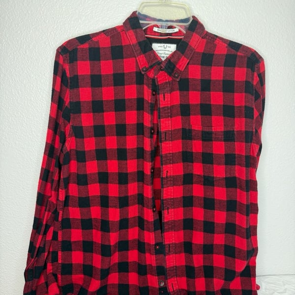 On The Road Buffalo Plaid Flannel Shirt Size USA M Red Black Slim Fit