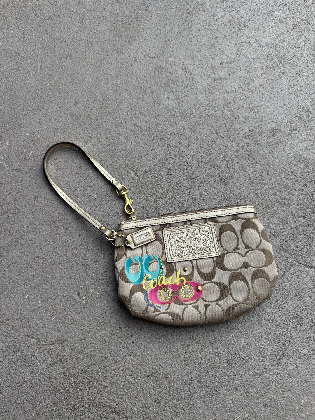 Coach Signature C Pop Graphic Gold Wristlet Pouch 2