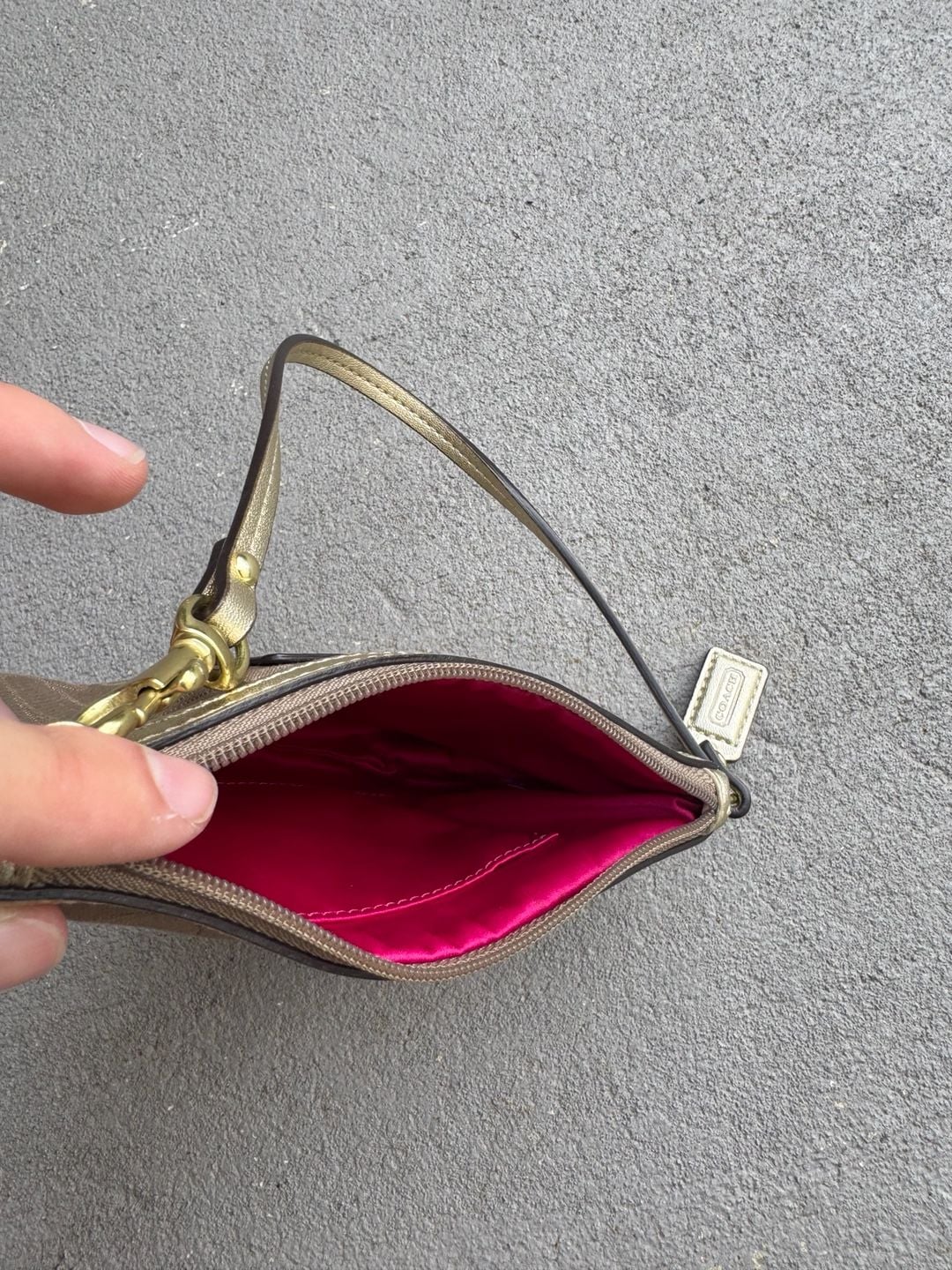 Coach Signature C Pop Graphic Gold Wristlet Pouch 6