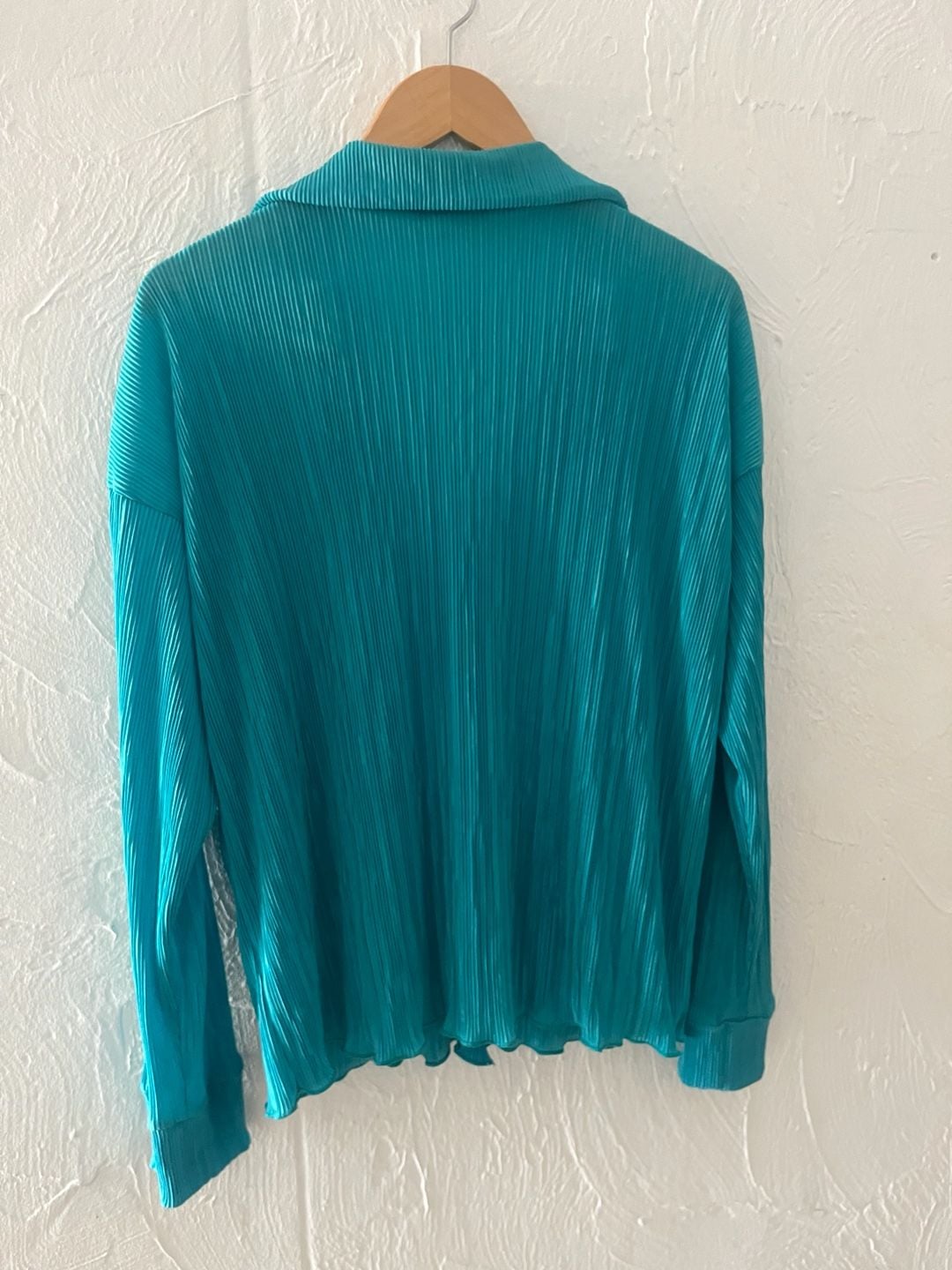 JULIA Pleated Button Down Shirt Size S Teal 3