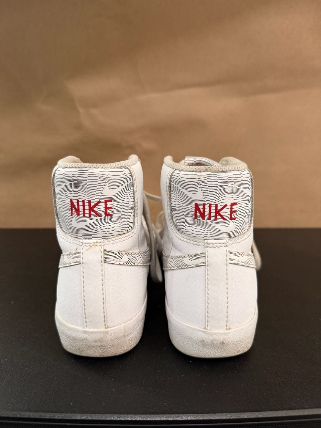 Nike Blazer Mid '77 GS Size 6Y White Logo Print 4