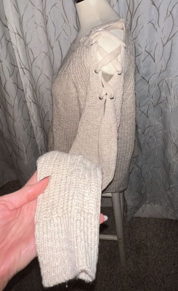 HYFVE Lace Up Shoulder Sweater 3