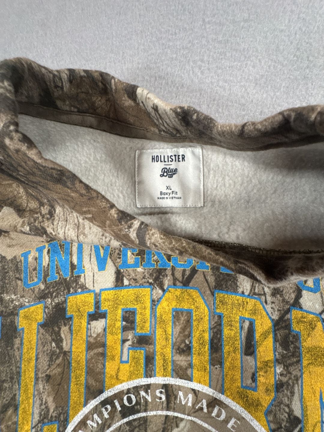 Hollister UCLA Bruins Crewneck Sweatshirt XL Camo Boxy Fit 5