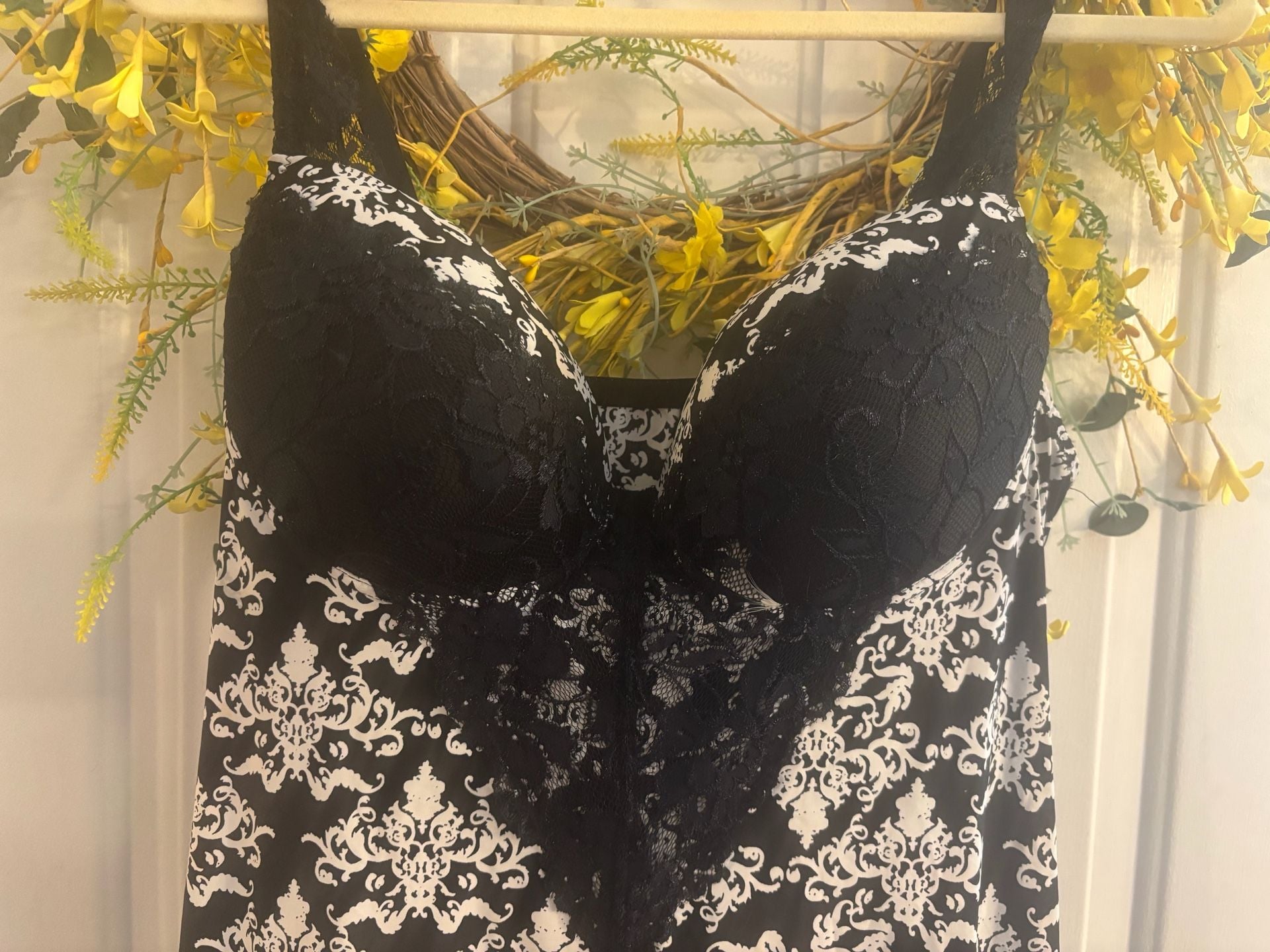 Rhonda Shear Nightgown Style 1242 Size XL Black White Damask Print Lace 3