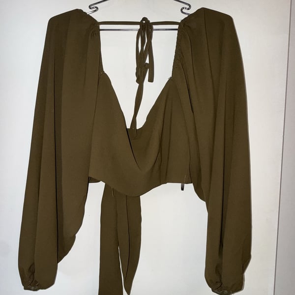 J Lux Label ” Solid Knot Tie Crop Top ( Olive Green )