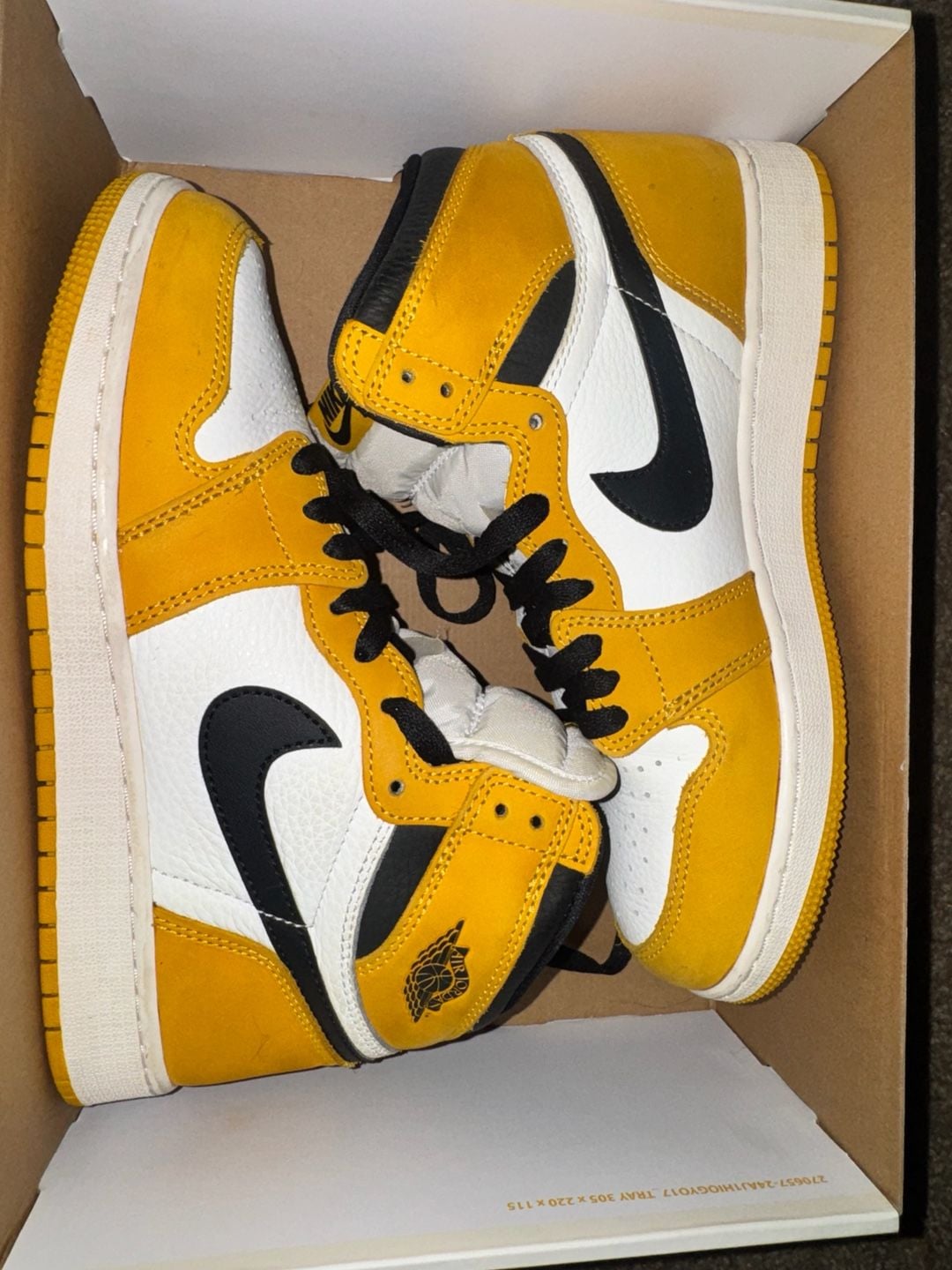 Nike Air Jordan 1 Retro High OG GS Size 7Y Yellow Ochre 2