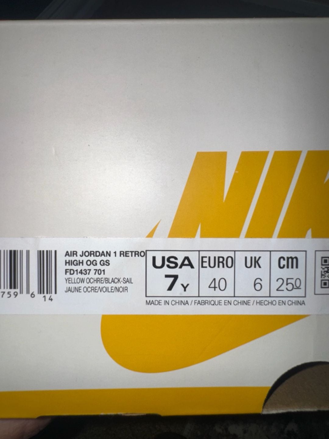 Nike Air Jordan 1 Retro High OG GS Size 7Y Yellow Ochre 3
