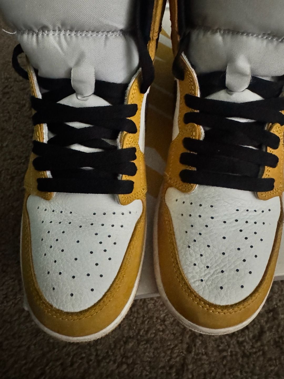 Nike Air Jordan 1 Retro High OG GS Size 7Y Yellow Ochre 6