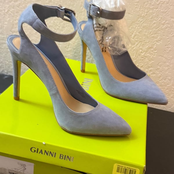 Gianni Bini Ambroza Size 7.5M Cela Blue Suede Heels