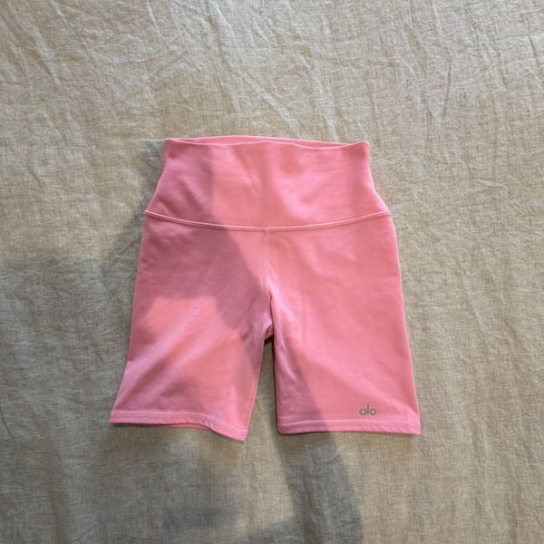 Alo Yoga High-Rise Biker Shorts Size XS Pink