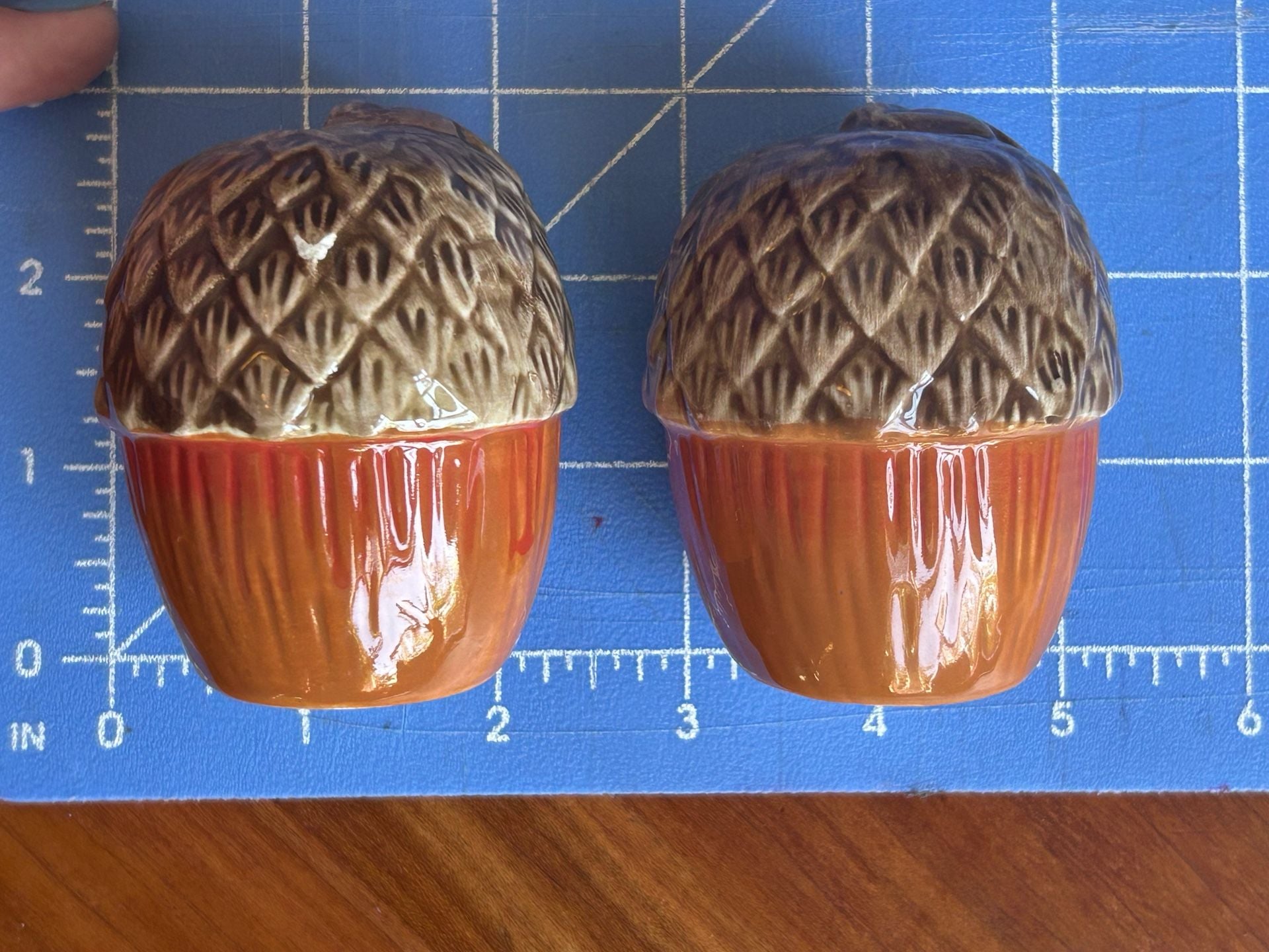 Ceramic Acorn Salt and Pepper Shakers Brown Orange 7