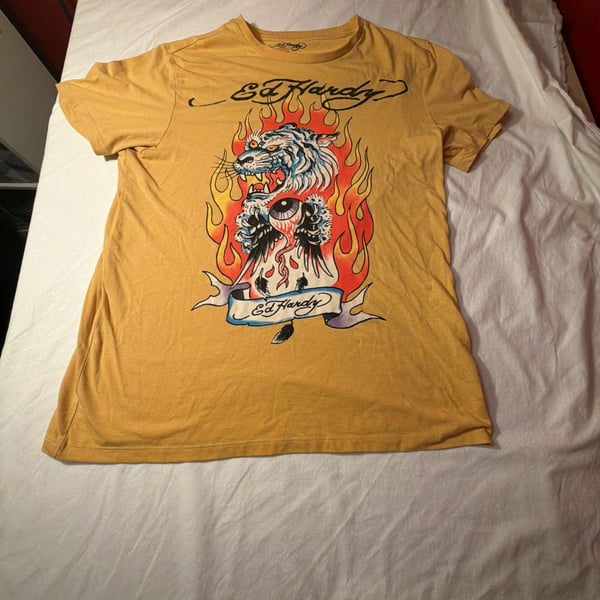 Ed Hardy Graphic T-Shirt Size M Yellow Tiger Fire