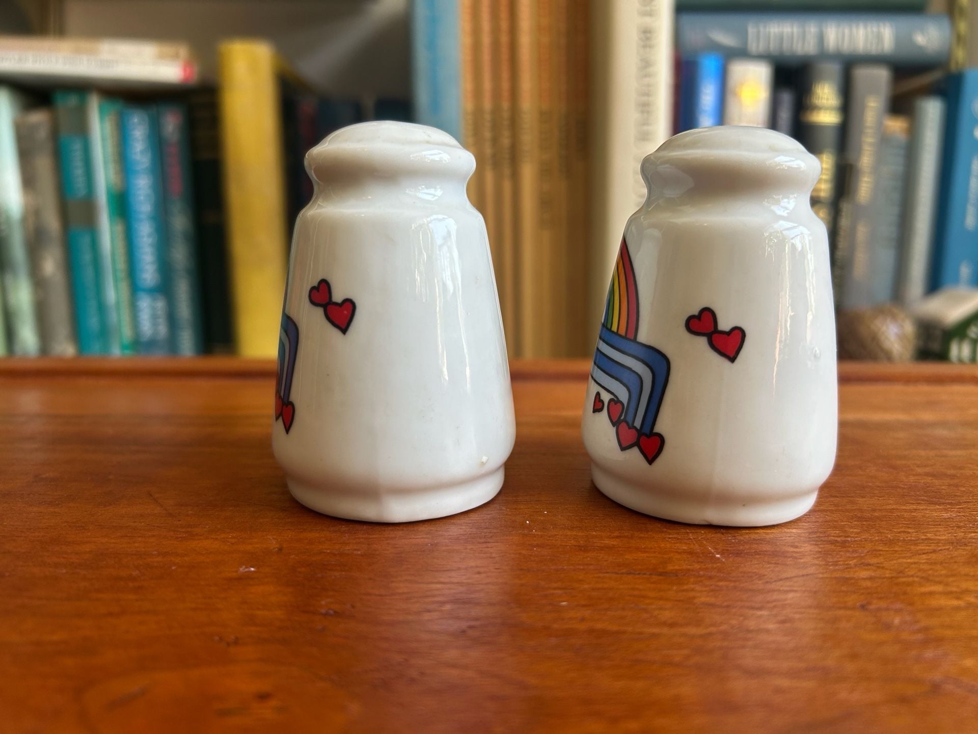MOVIELAND SOUVENIR CERAMIC SALT & PEPPER SHAKERS VINTAGE UNUSED 2