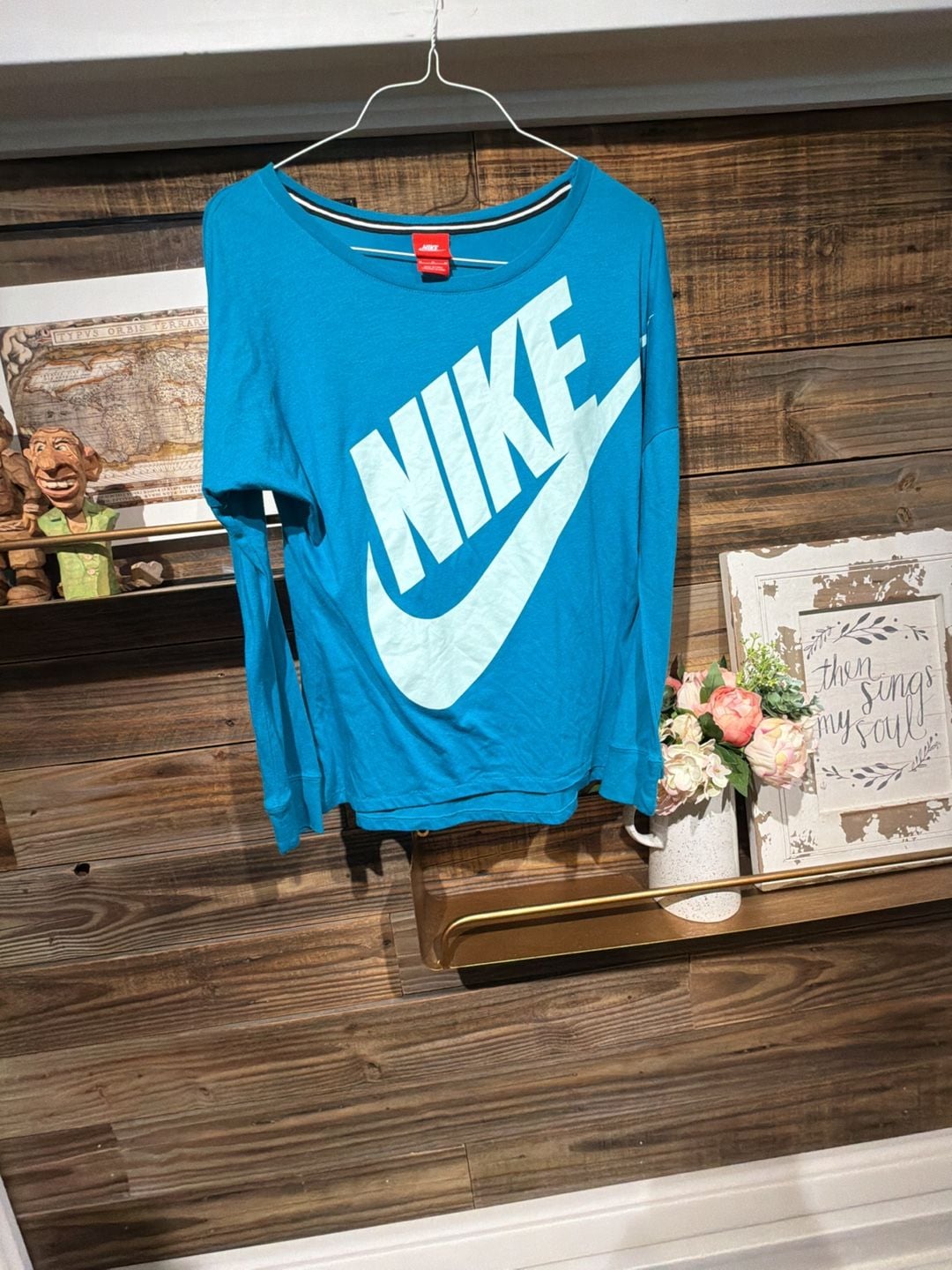 Nike Women's Light Blue Long Sleeve Graphic Logo T-Shirt Size M 2