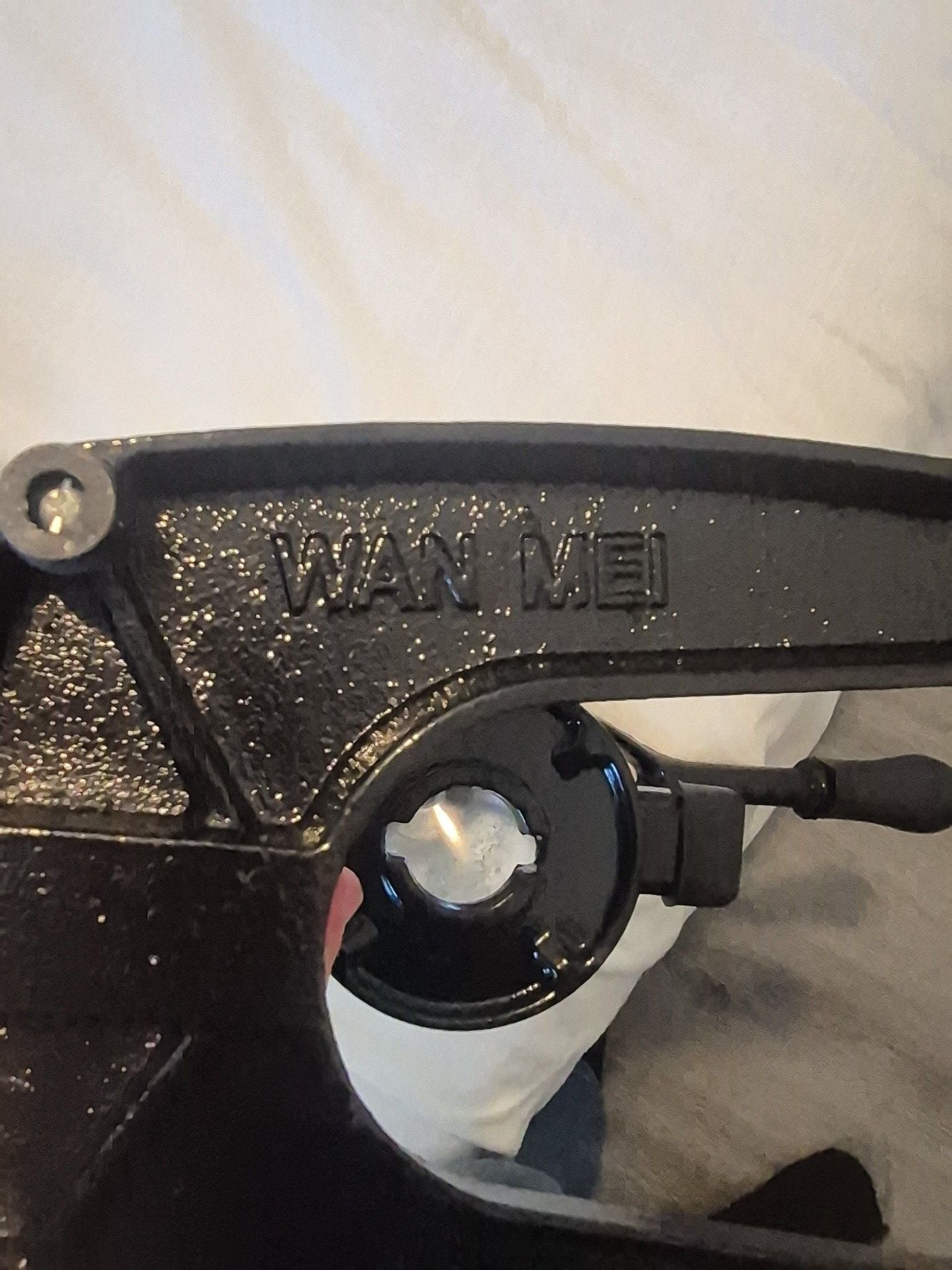 Wan Mei Cast Iron Heavy Duty Manual Citrus Juicer Black 4