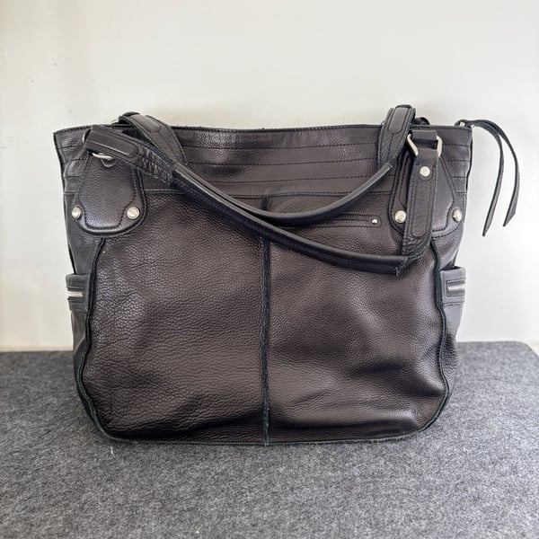 B. Makowski Black Leather Shoulder Bag Leopard Print Lining