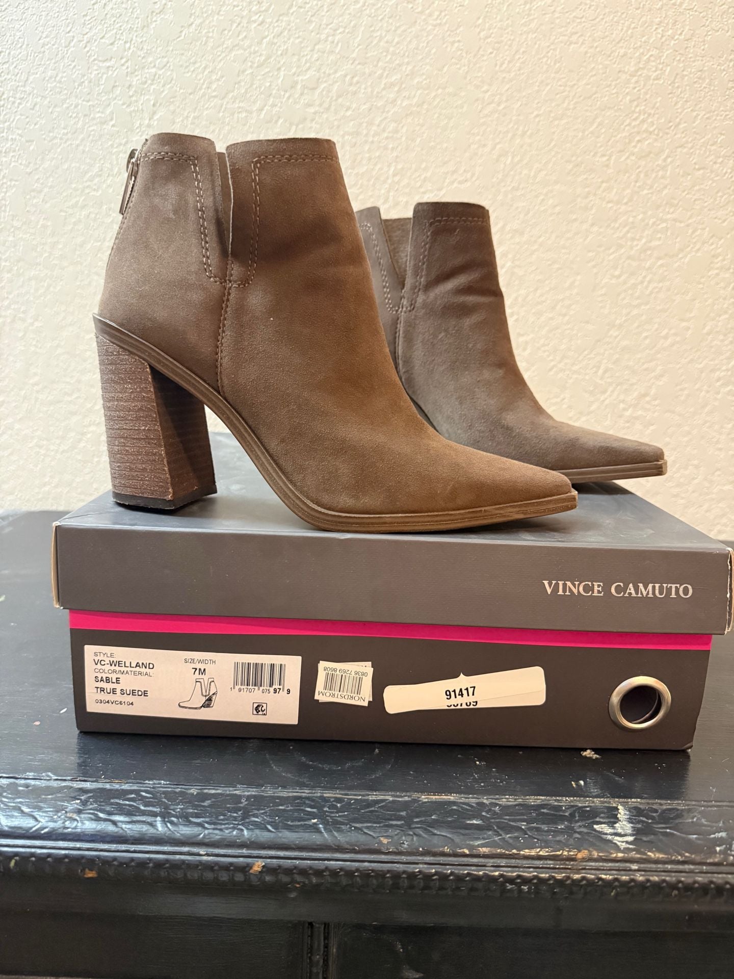 Vince Camuto Welland Booties Size 7M Sable True Suede 7