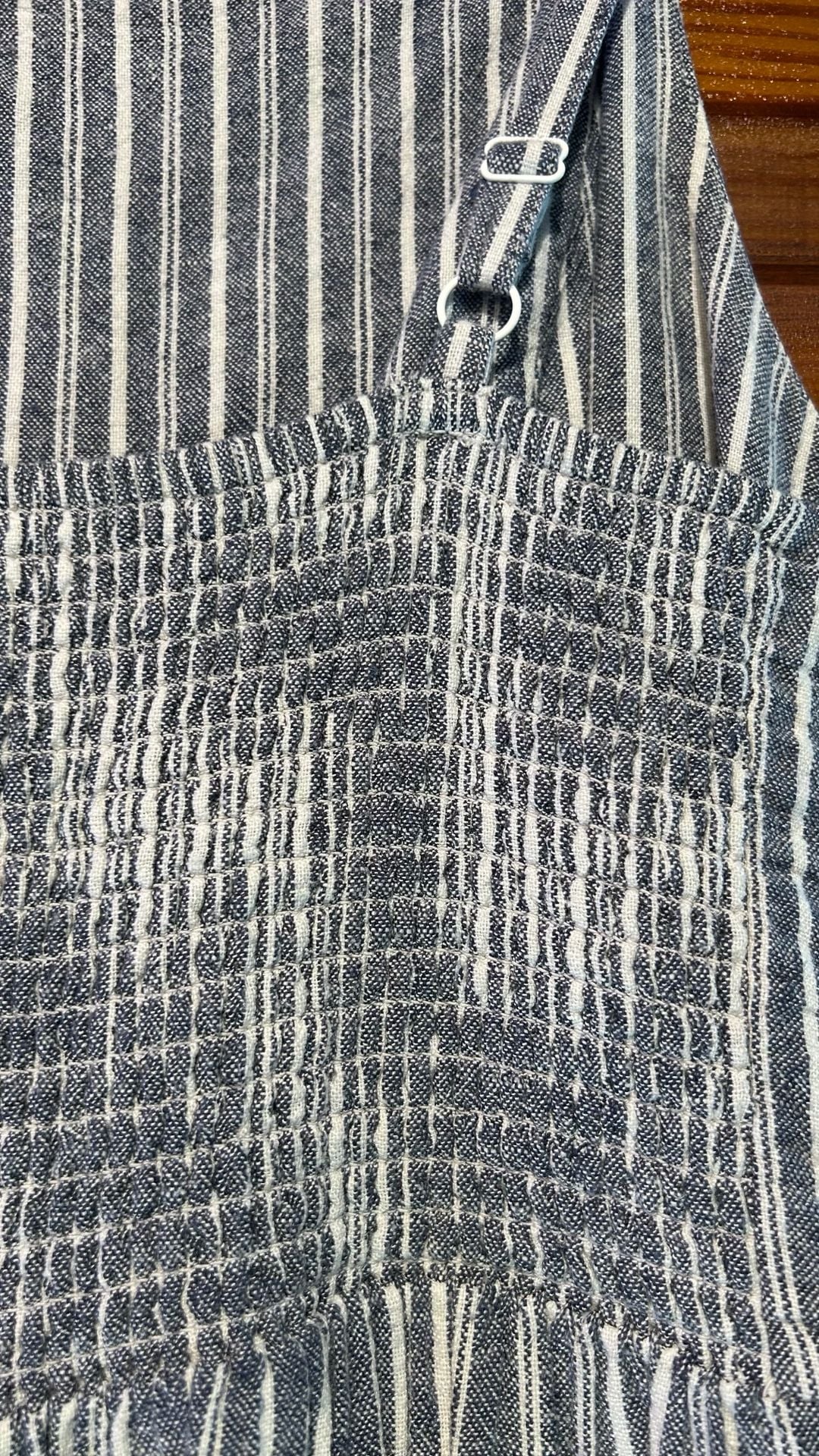 Old Navy Jumpsuit Size M Blue White Striped Linen Blend Smocked 5