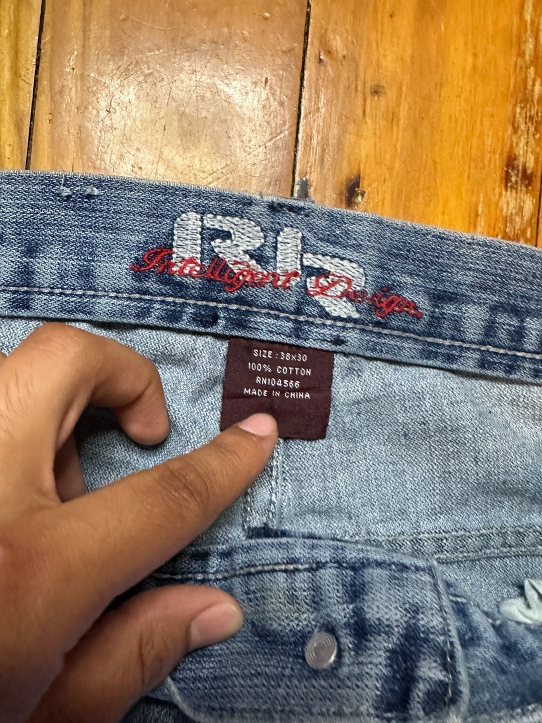 RJ Intelligent Design Jeans Size 38x30 Light Wash Distressed Y2K 4