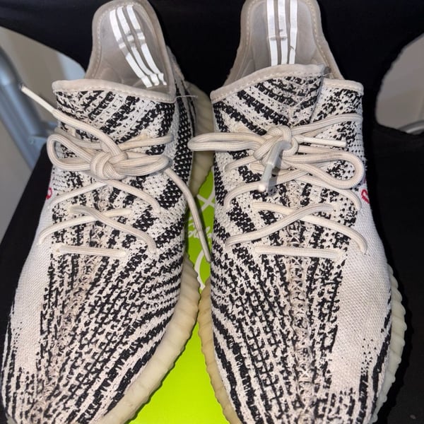 Adidas Yeezy Boost 350 V2 Zebra Size 12 Primeknit Sneakers
