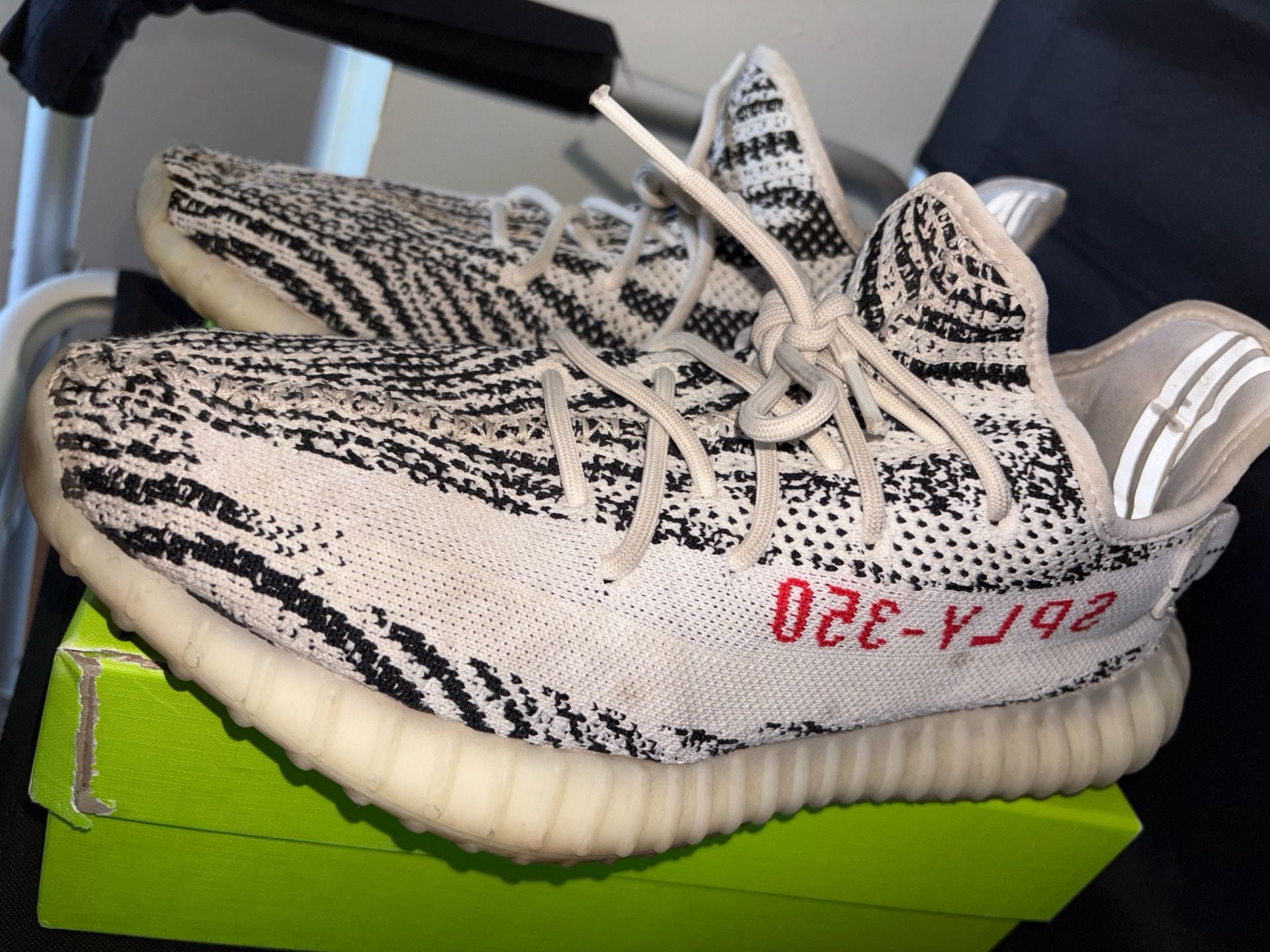 Adidas Yeezy Boost 350 V2 Zebra Size 12 Primeknit Sneakers 3