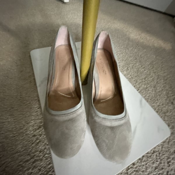 Vionic Natalie Block Heel Pumps Grey Suede Size 8