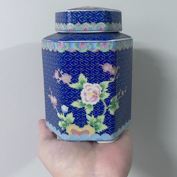 Asian Ceramic Blue Floral Octagonal Ginger Jar with Lid