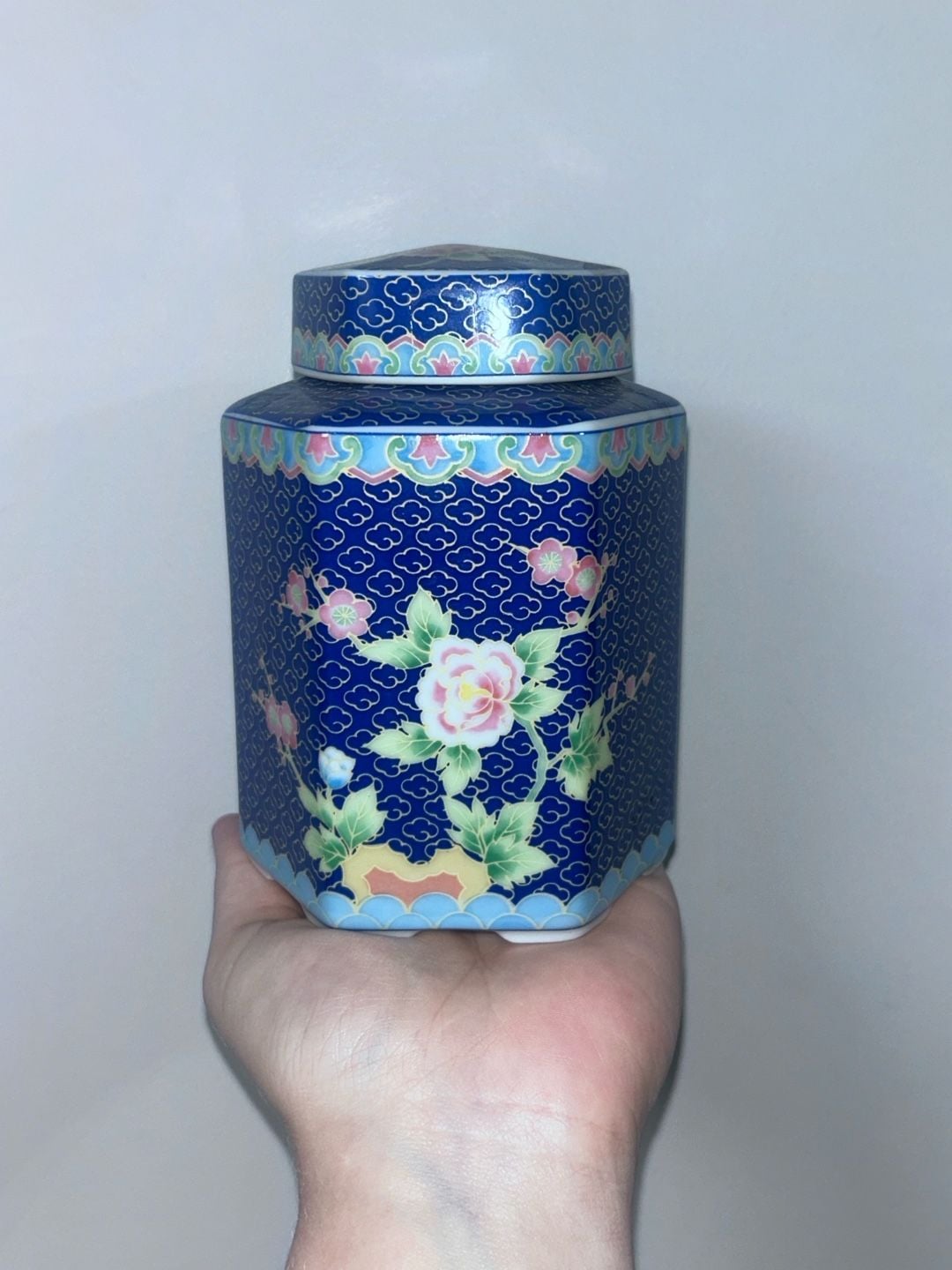 Asian Ceramic Blue Floral Octagonal Ginger Jar with Lid 2