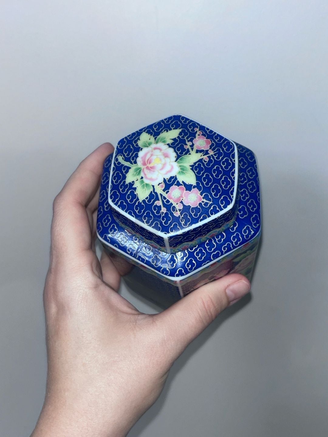 Asian Ceramic Blue Floral Octagonal Ginger Jar with Lid 4