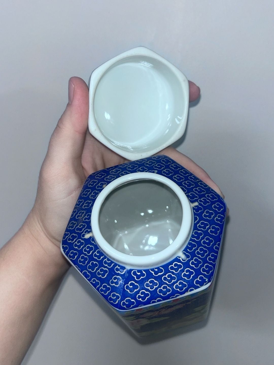 Asian Ceramic Blue Floral Octagonal Ginger Jar with Lid 6