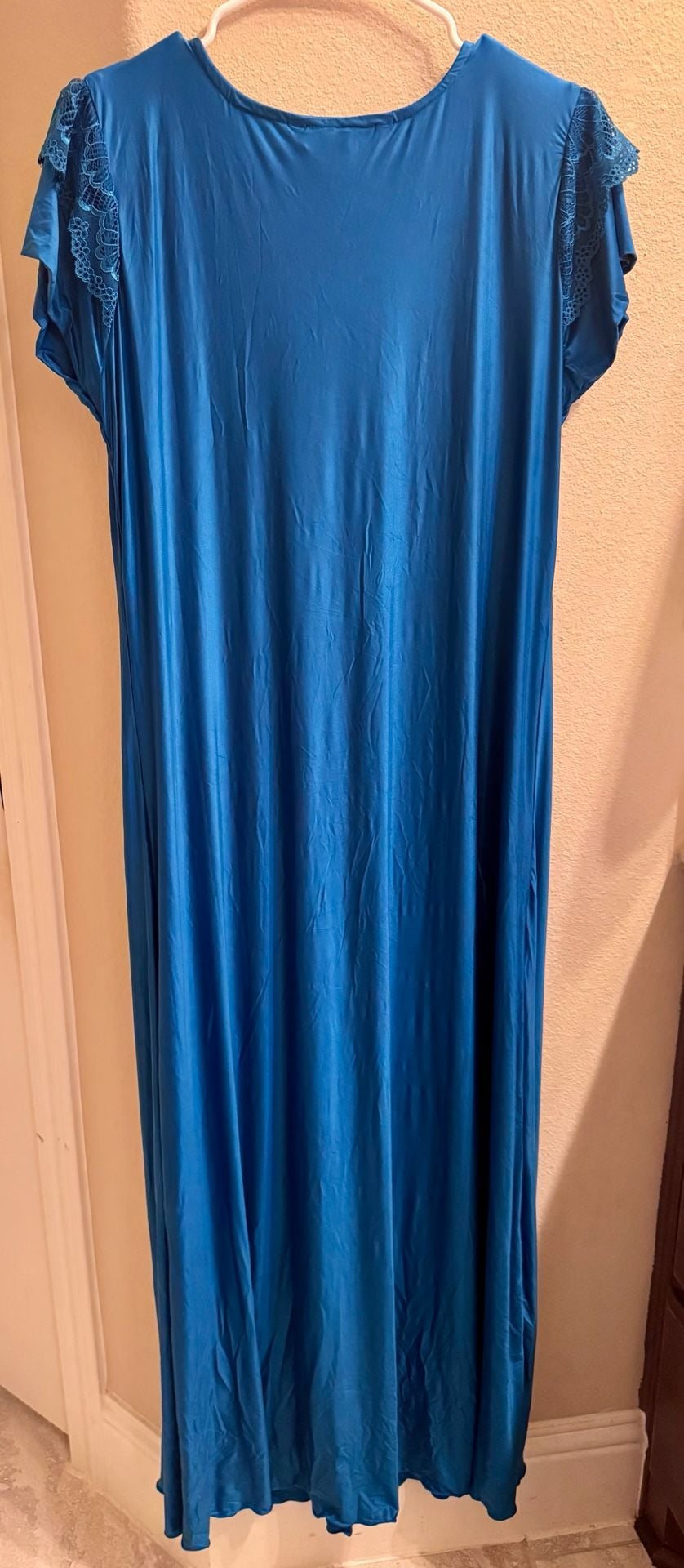 Skkinvalue Nightgown Size M/L Blue Silky Lace 6
