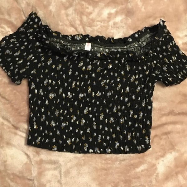 Xhilaration Crop Top Size S Black Floral Off The Shoulder