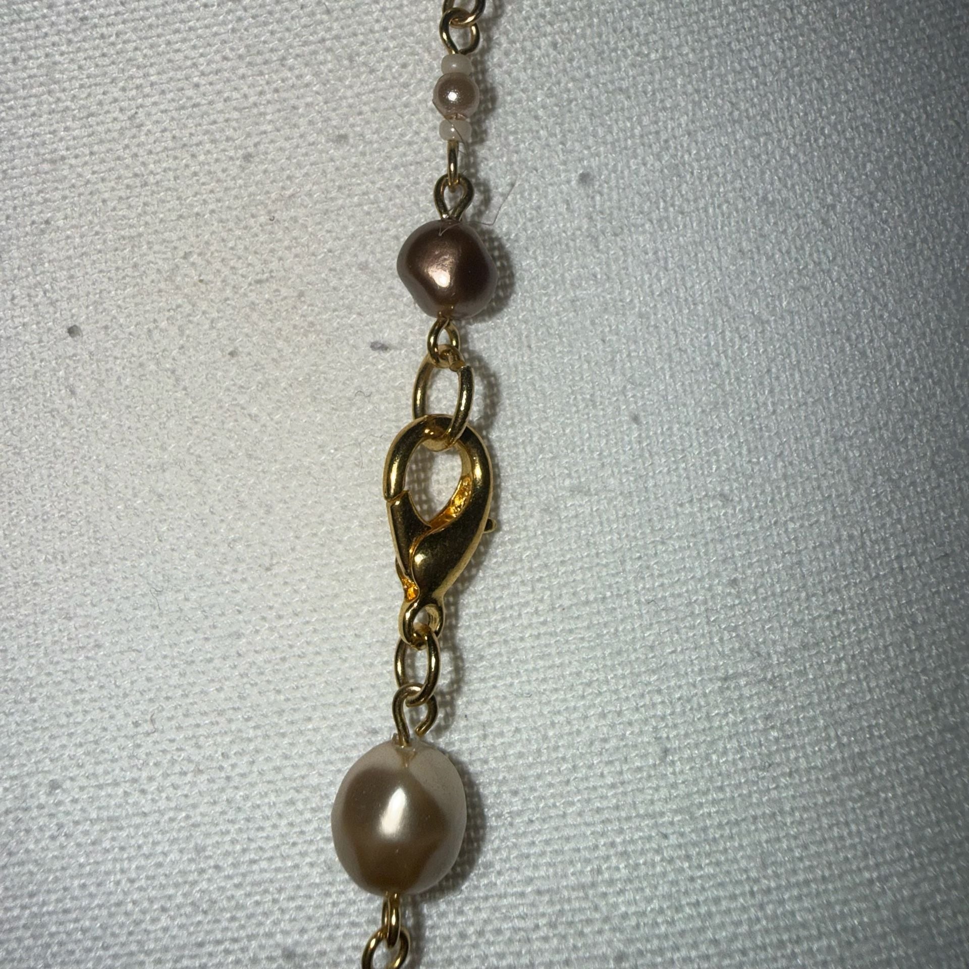 Unbranded Faux Pearl Station Necklace 15 Inch Gold Tone 4