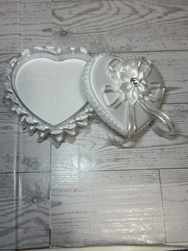 Romantic Heart Shaped Ring Box White Satin Rhinestone Decor 2