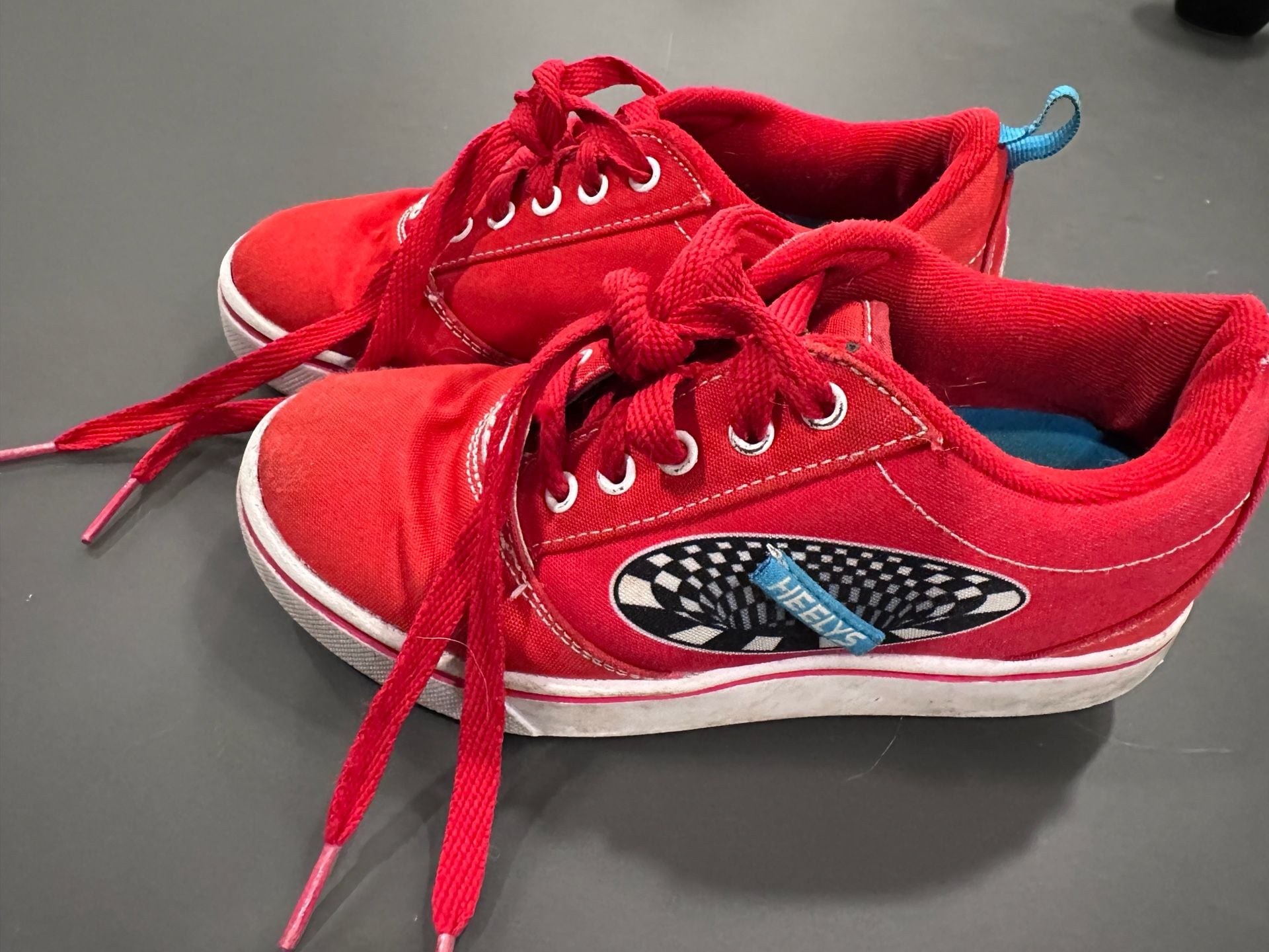 Heelys Pro 20 Wheeled Skate Shoes Youth 3 Red Canvas 3