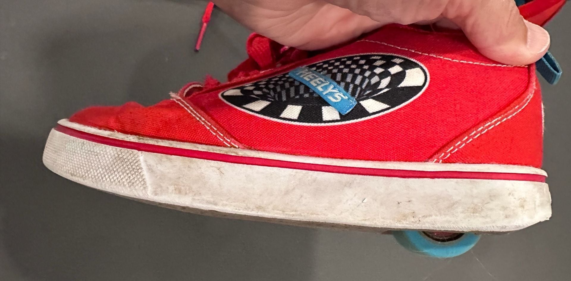Heelys Pro 20 Wheeled Skate Shoes Youth 3 Red Canvas 4