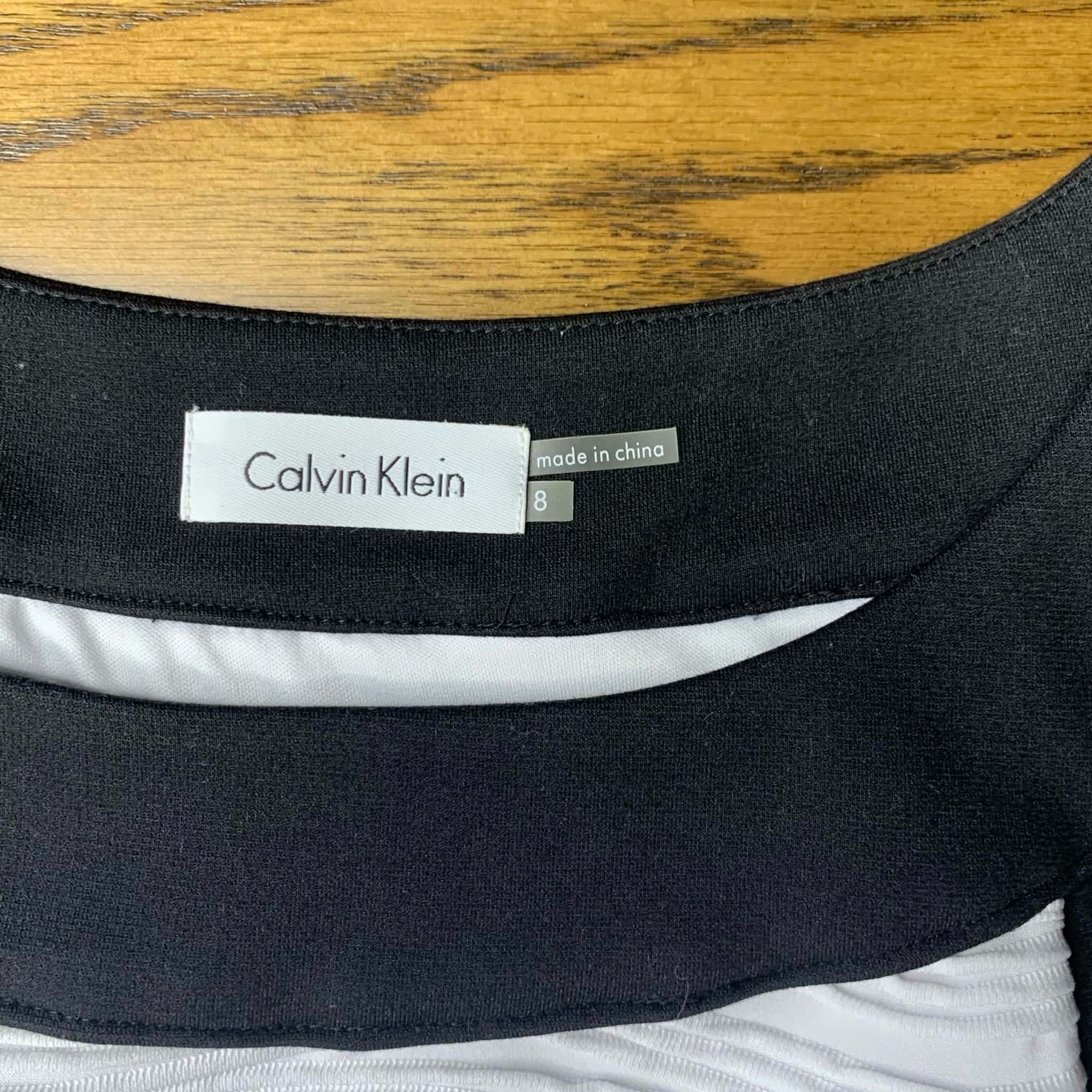 Calvin Klein Sheath Dress Size 8 Black White Sleeveless Textured 7