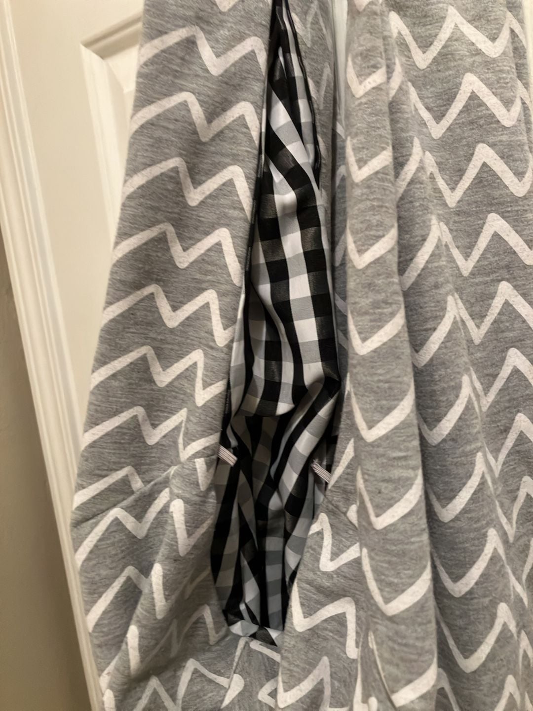 Jekeno Pet Sling Carrier Grey Chevron 3