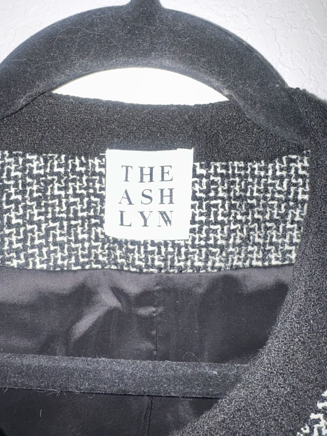 Black White Tweed Cropped Jacket Gold Logo Buttons S/M – The Ashlynn 4