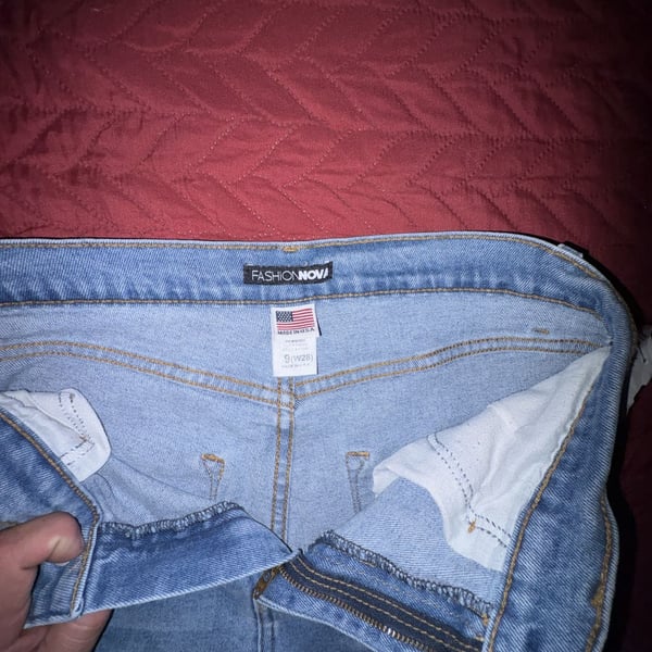 Fashion Nova Straight Leg Jeans Size 9 (W28) Light Wash Denim