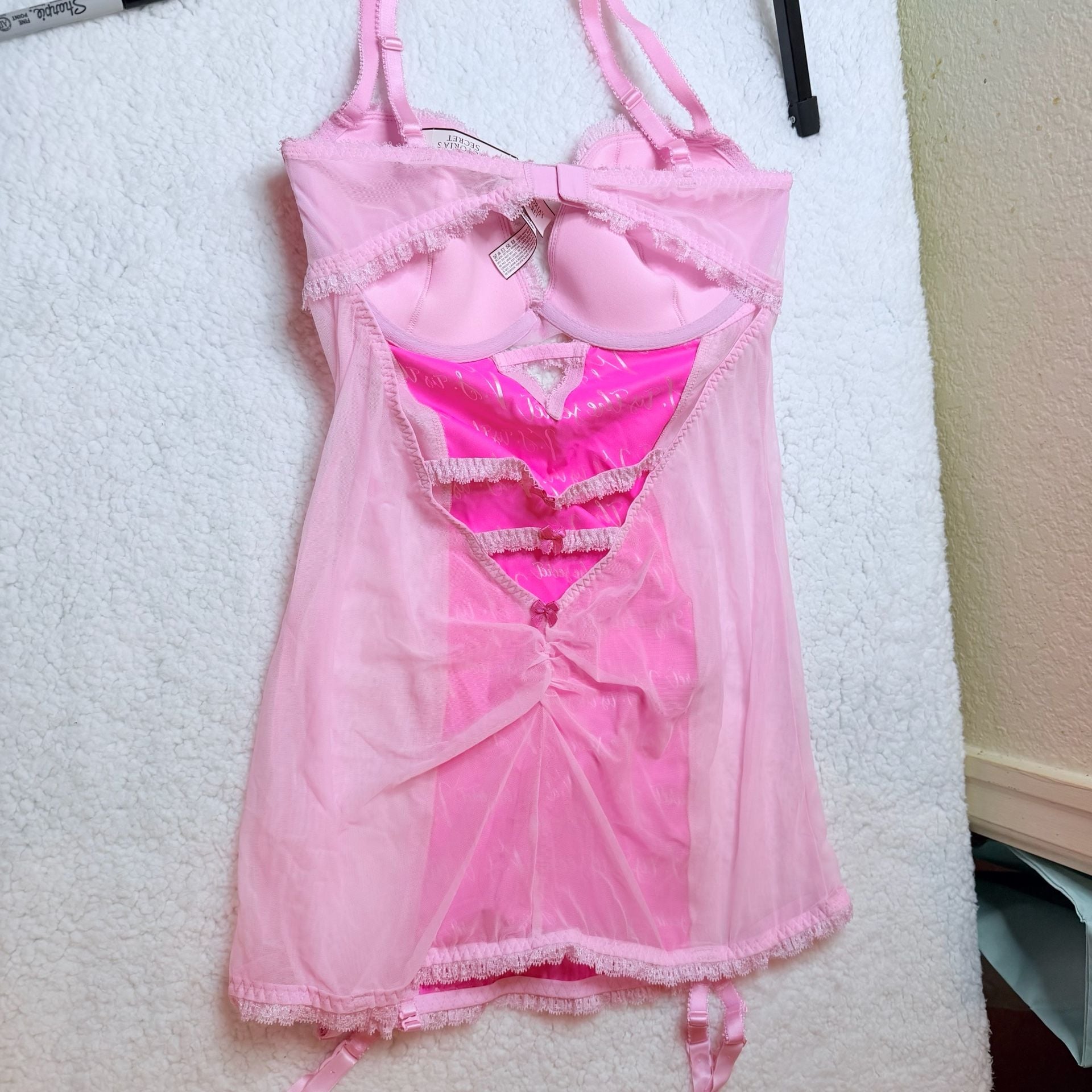 Limited Edition Victoria's Secret Fashion Show Merry Size 36D Pink Garter Slip 3