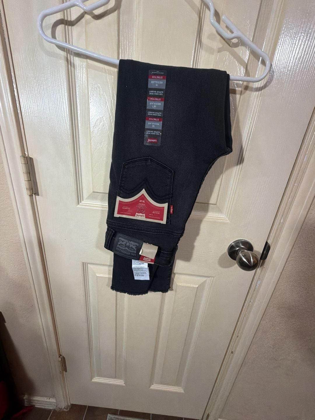 Levi's 720 High Rise Super Skinny Size 16 Regular Black Stretch Jeans 1