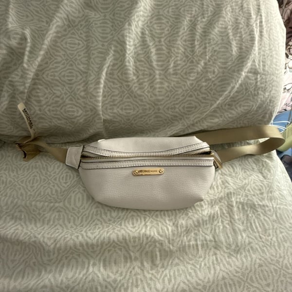 Michael Kors Pebbled Leather Belt Bag One Size White