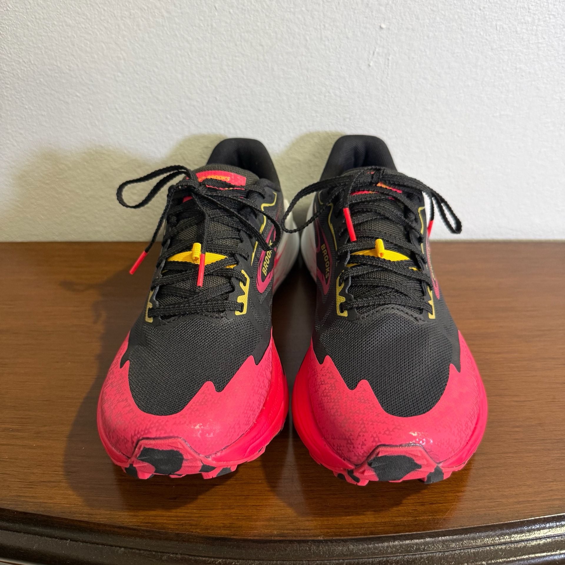 Brooks Catamount 3 Size 8.5 Black Diva Pink Lemon Chrome Trail Shoes 3