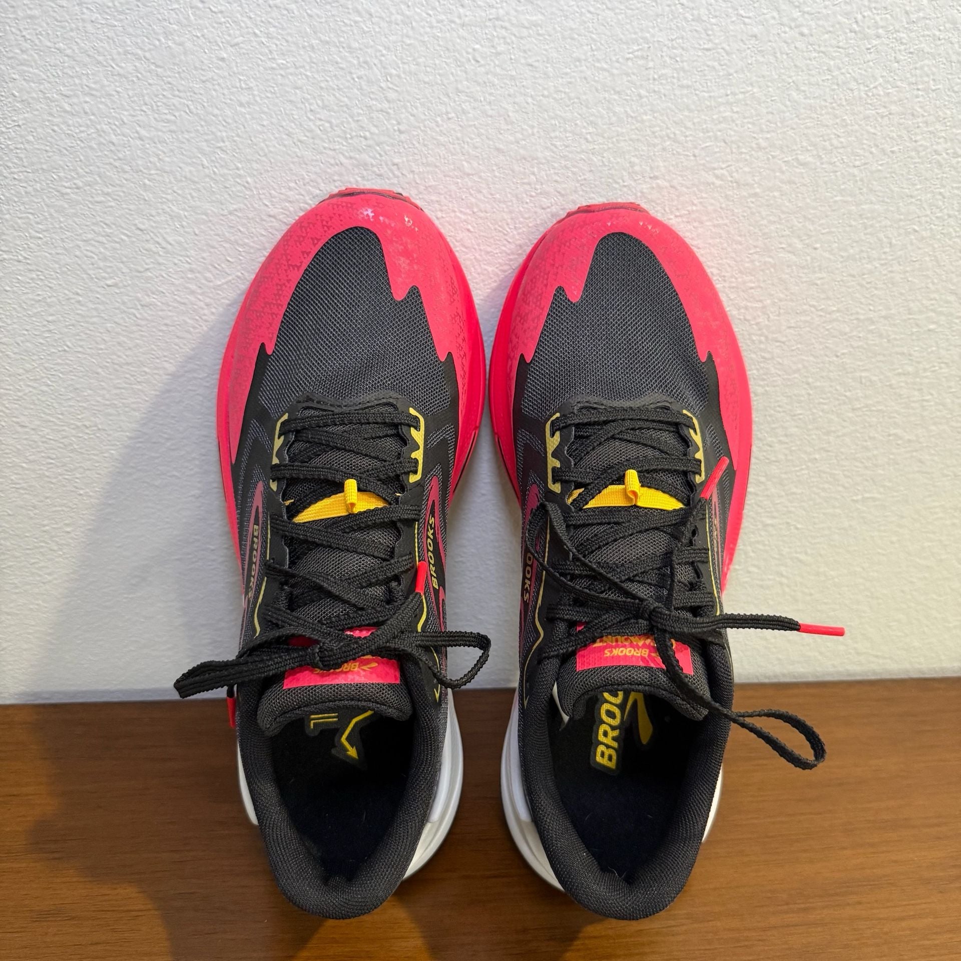 Brooks Catamount 3 Size 8.5 Black Diva Pink Lemon Chrome Trail Shoes 7