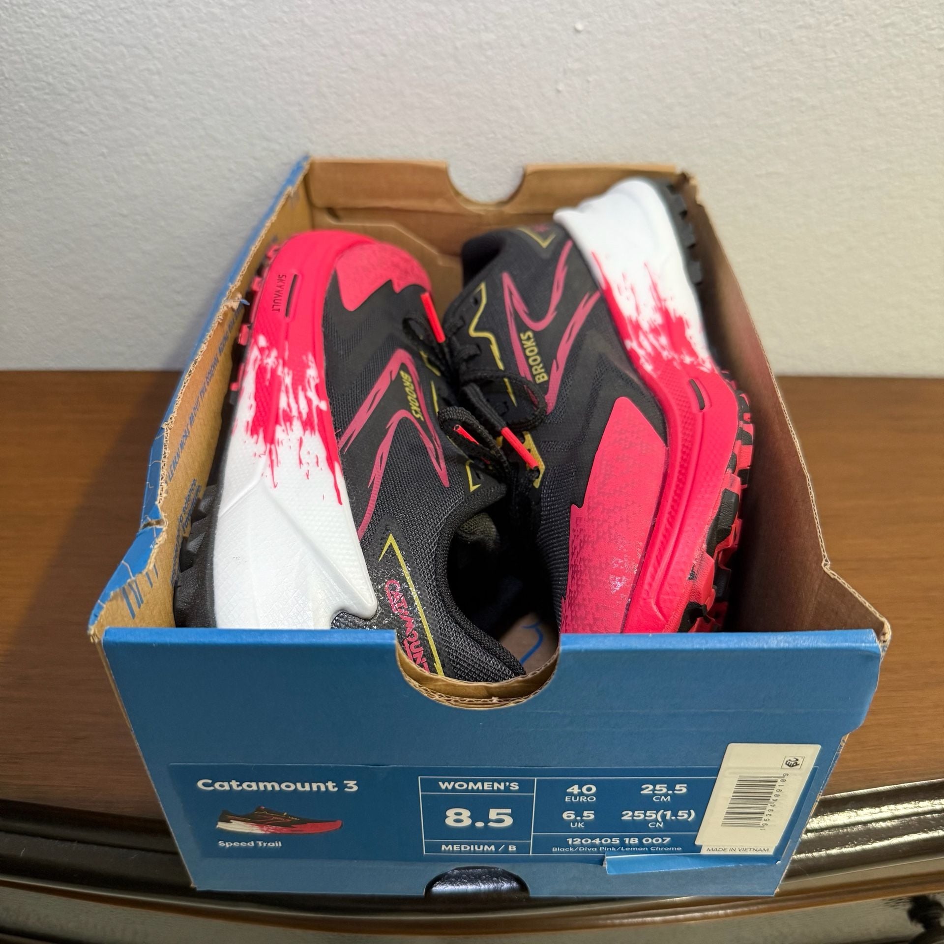 Brooks Catamount 3 Size 8.5 Black Diva Pink Lemon Chrome Trail Shoes 12