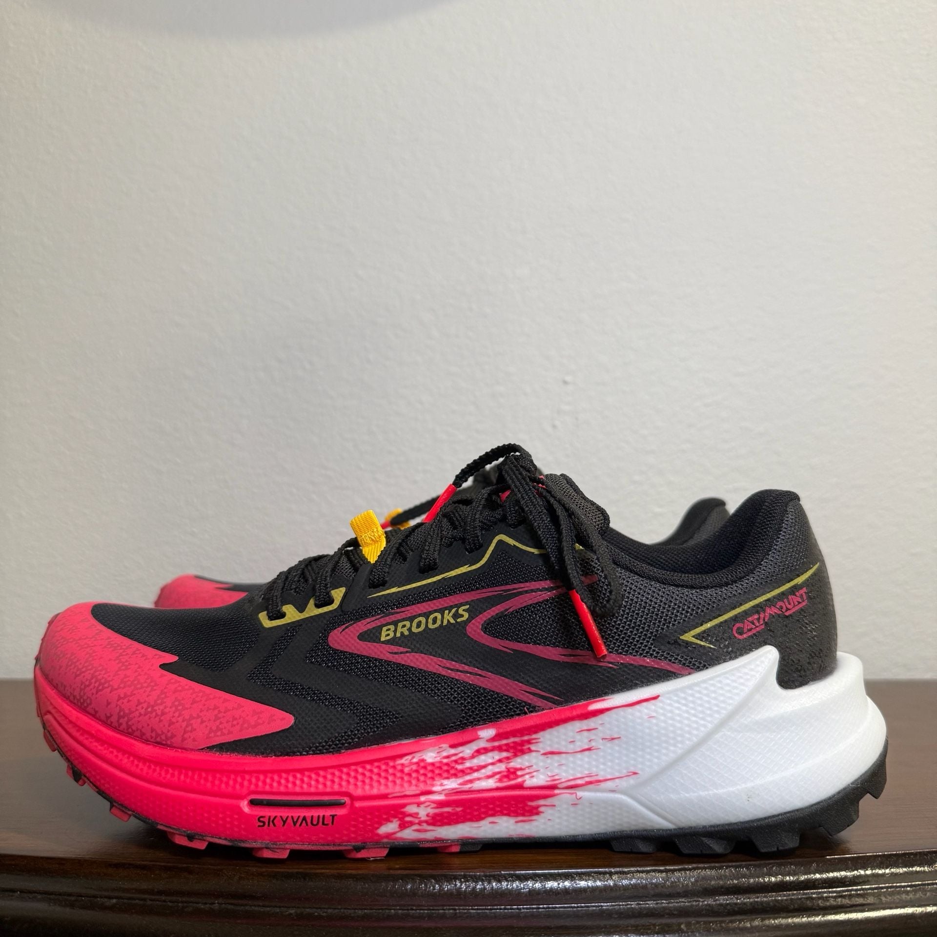 Brooks Catamount 3 Size 8.5 Black Diva Pink Lemon Chrome Trail Shoes 13