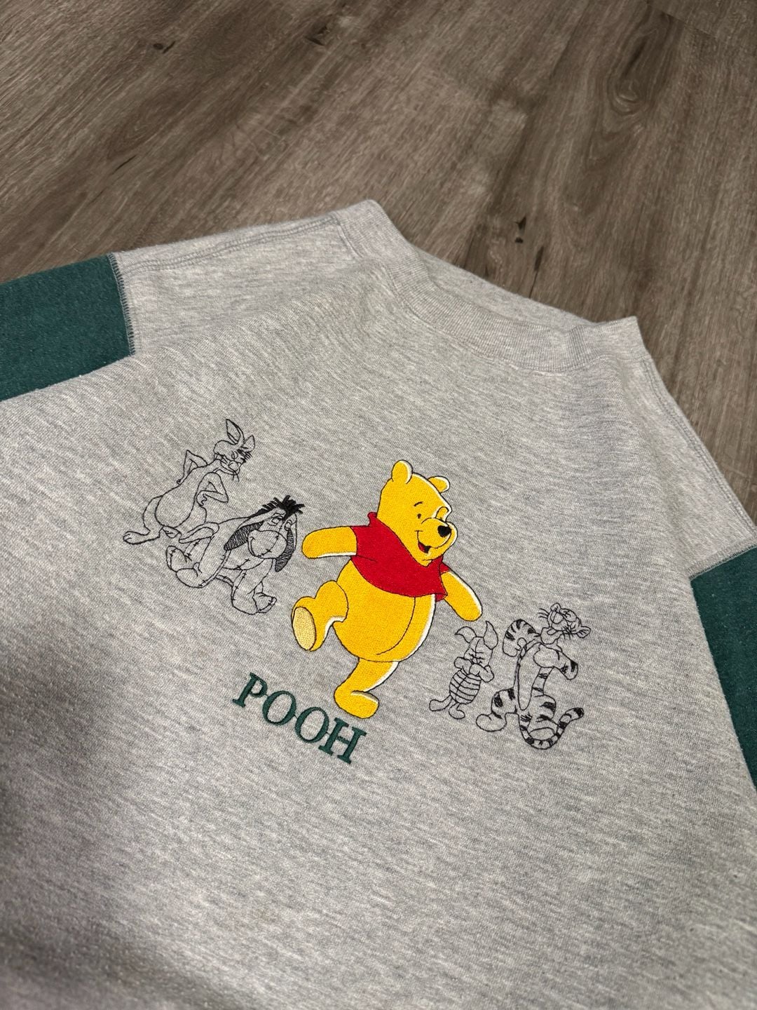 Vintage 90s Winnie The Pooh Raglan Sweater Size L Grey & Green

 7