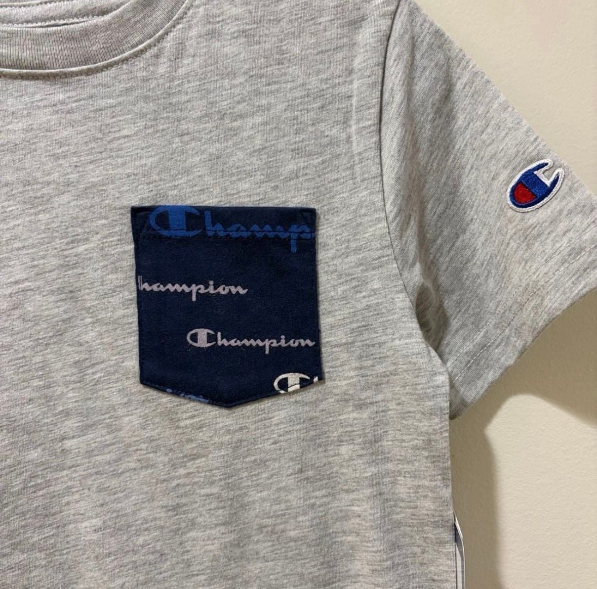 Champion Boys Gray Logo Pocket T-Shirt Size 6 4